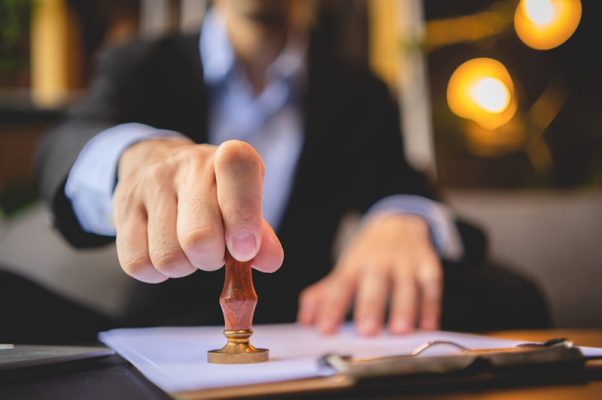công chứng chia tách đất cấp bách