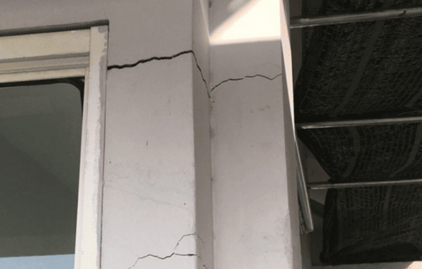 xây nhà làm nứt tường