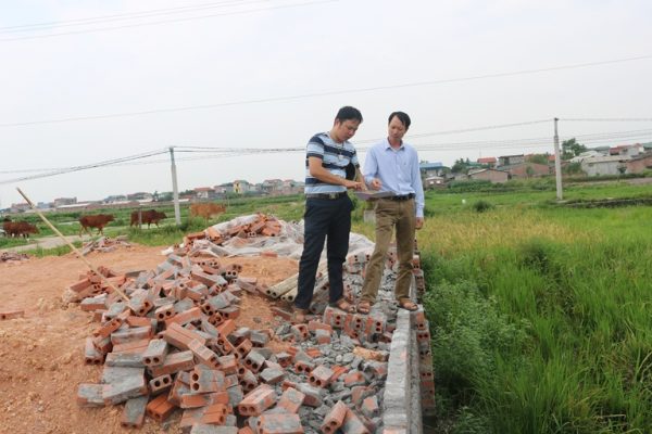 hàng xóm lấn chiếm đất