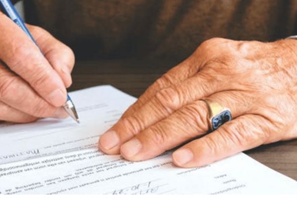 Phí công chứng di chúc: Chi phí bao nhiêu?